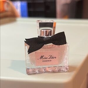 Miss Dior Essence Mini-NWOB
